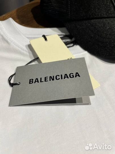 Футболка Balenciaga