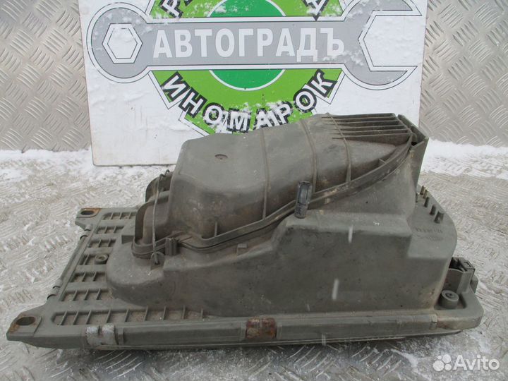 Фара левая Mercedes-Benz W123