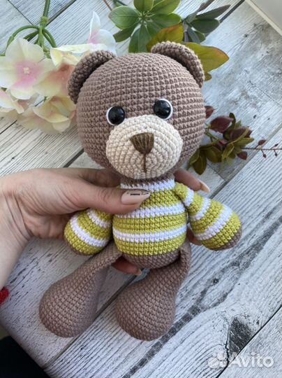 Мишка Тедди ручной работы (вязаная игрушка)