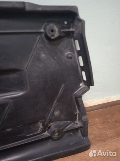 Защита днища кузова левая Volkswagen Polo хетчбек