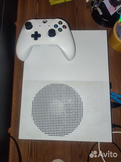 Игровая приставка xbox One s