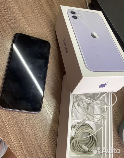 Телефон iPhone 11 64gb
