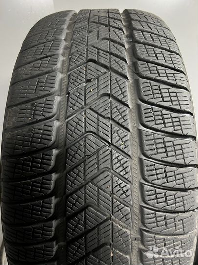 Pirelli Scorpion Winter RFT 275/40 R22 и 315/35 R22