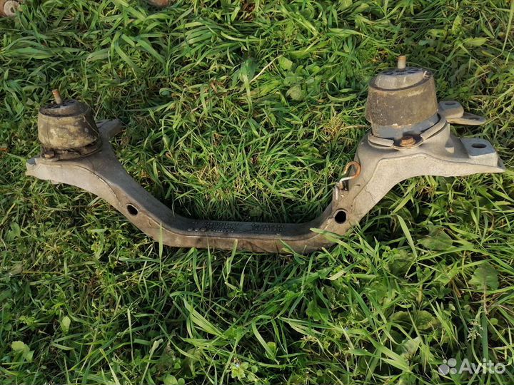 Балка подмоторная, поперечная Vоlkswаgеn Touareg