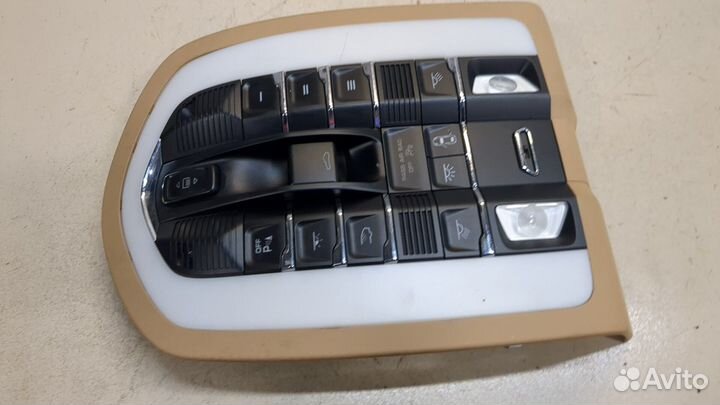 Фонарь салона Porsche Cayenne, 2012