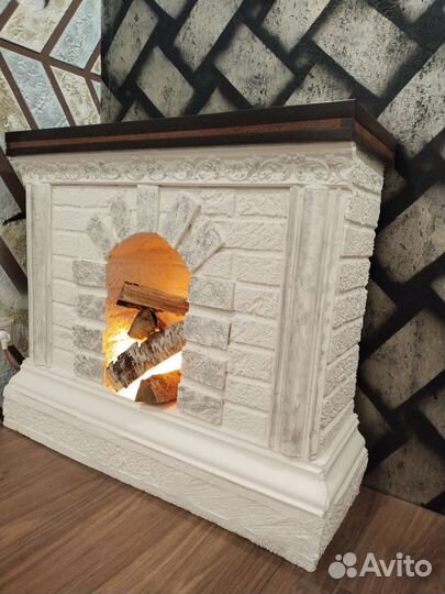Декоративный камин с подсветкой