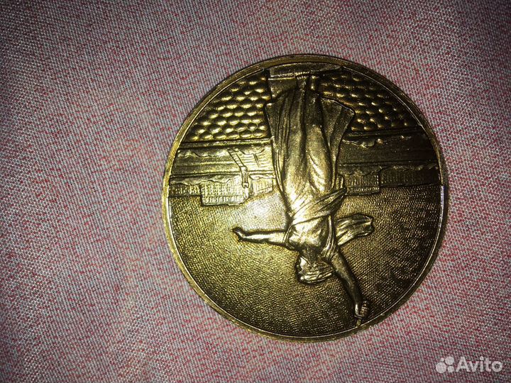 Настольные медали и колокольчики