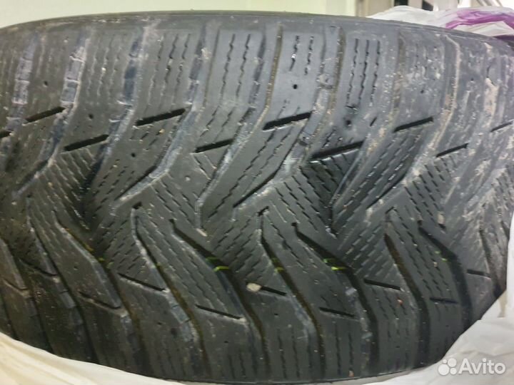 Продается резина Kumho WinterCraft Ice+