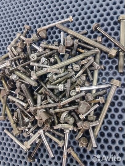 Kawasaki Zephyr 400 болты, гайки двигателя