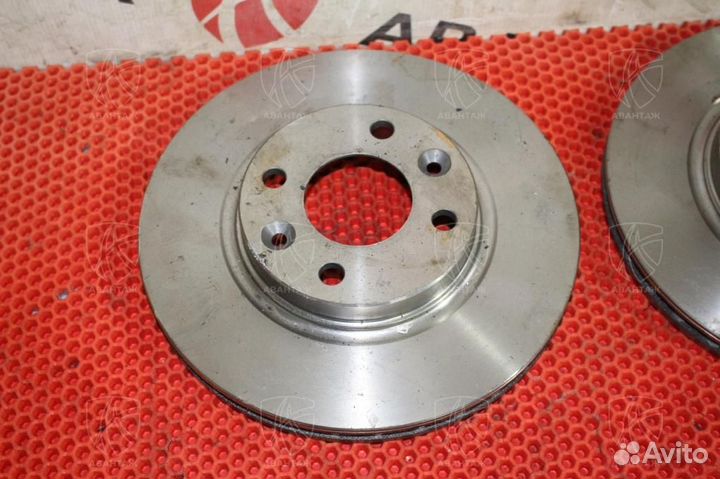 Передние тормозные диски Renault Logan 2