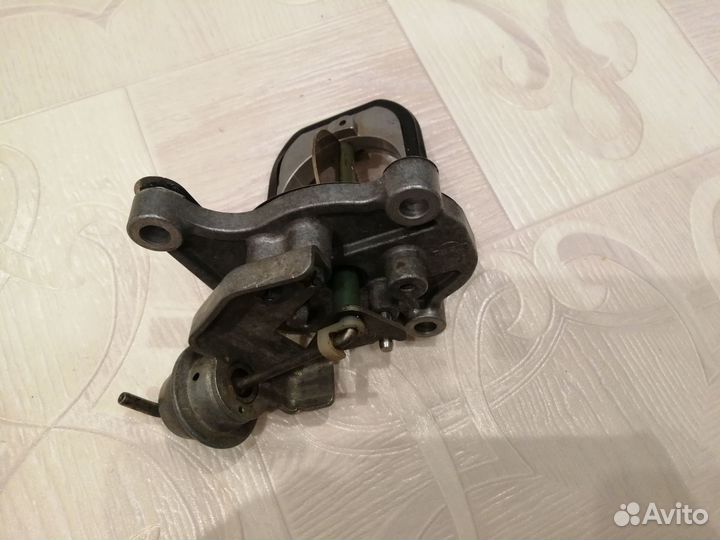 Воздушная заслонка 2.3л Nissan Teana J31