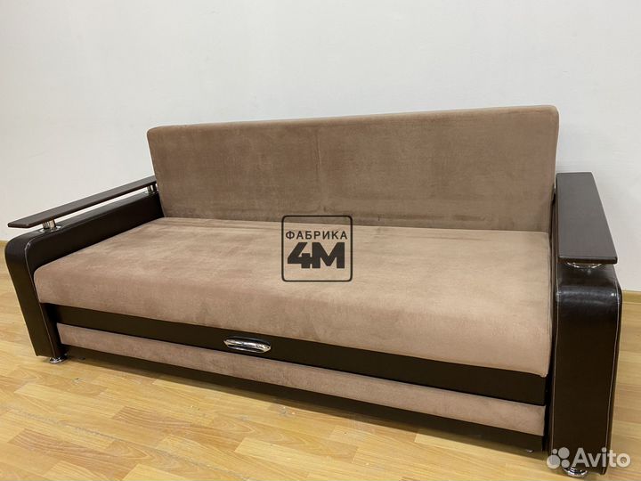 Диван на металлическом каркасе