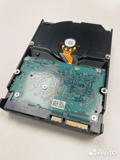 Жесткий диск 4тб 4tb Hitachi hgst