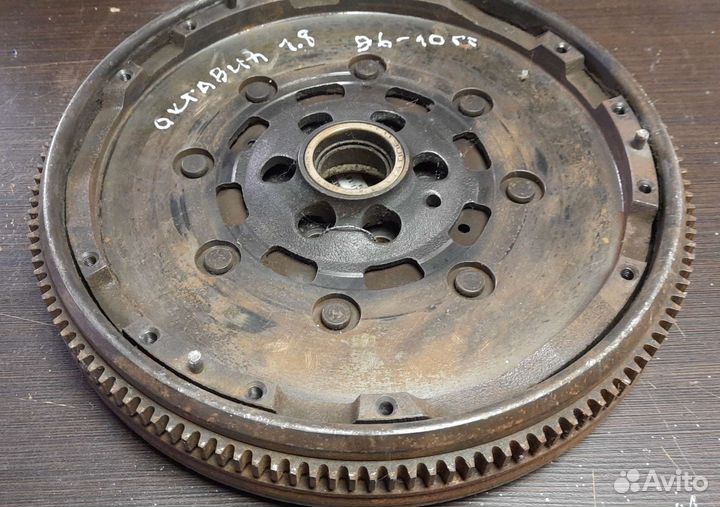 Двухмассовый маховик Шкода Октавия 96-10г дв 1.8