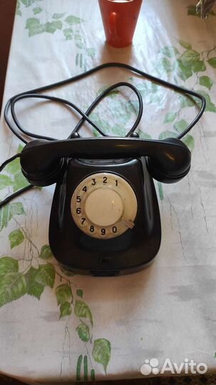 Старый дисковый телефон СССР