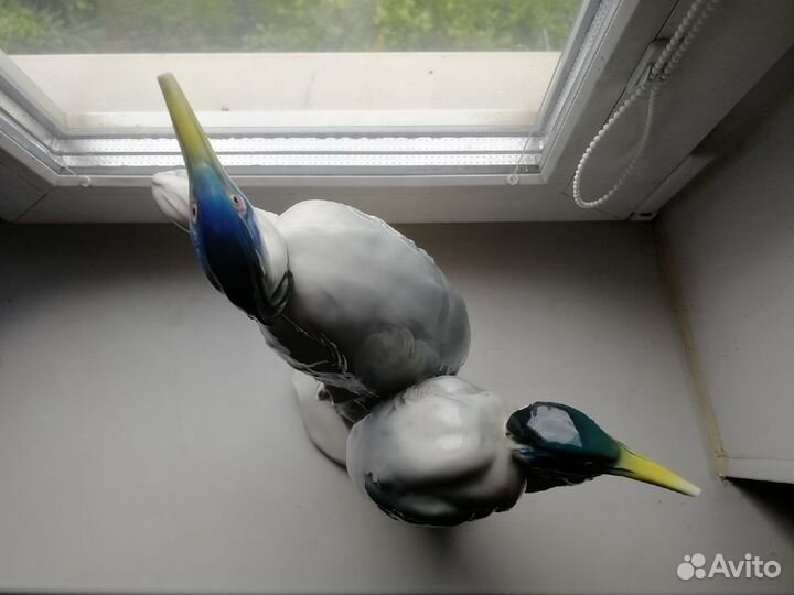 Фарфоровая статуэтка цапли Германия Karl Ens