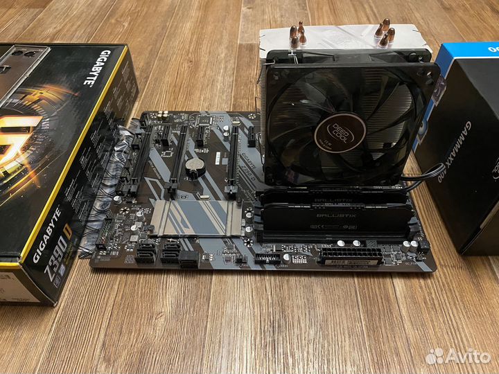 Gigabyte z390 d, intel core i7 9700F, 16 gb