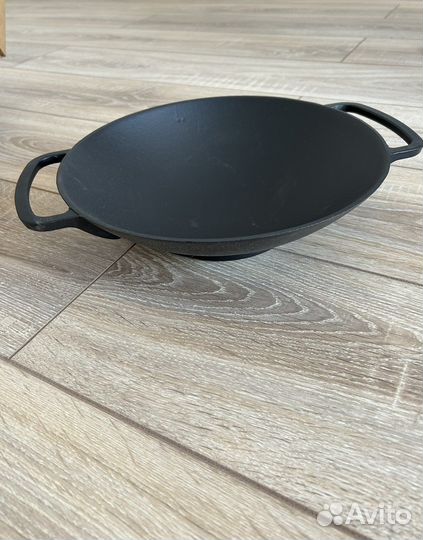 Чугунная сковорода вок