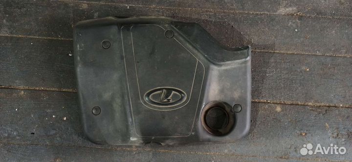 Крышка двигателя