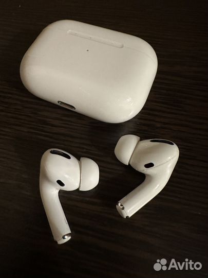 Apple AirPods pro 1 поколения