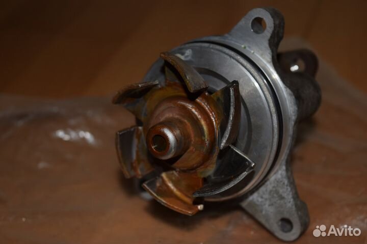 Насос водяной системы охлажден mazda LF94-15-100A