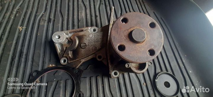 Продам помпу на Форд Фокус 2 1.6 100л.с