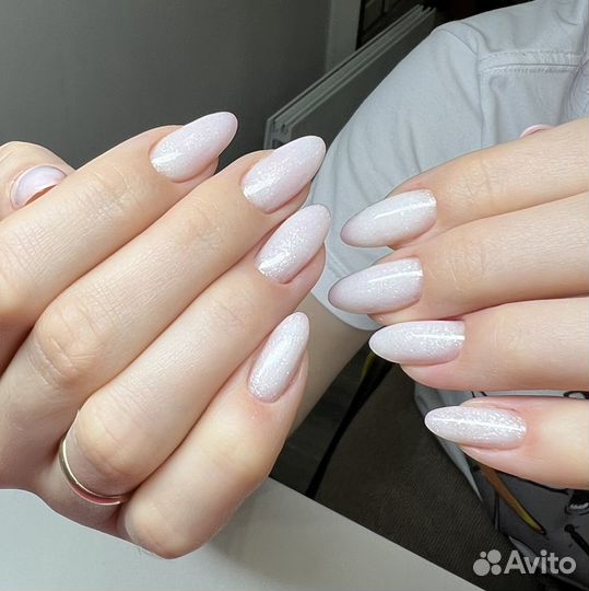 Модель на маникюр