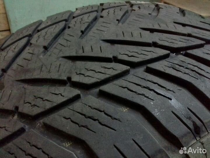 Goodyear UltraGrip 255/60 R17