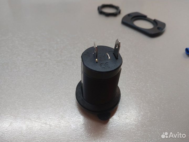 Розетка прикуривателя 12/24v