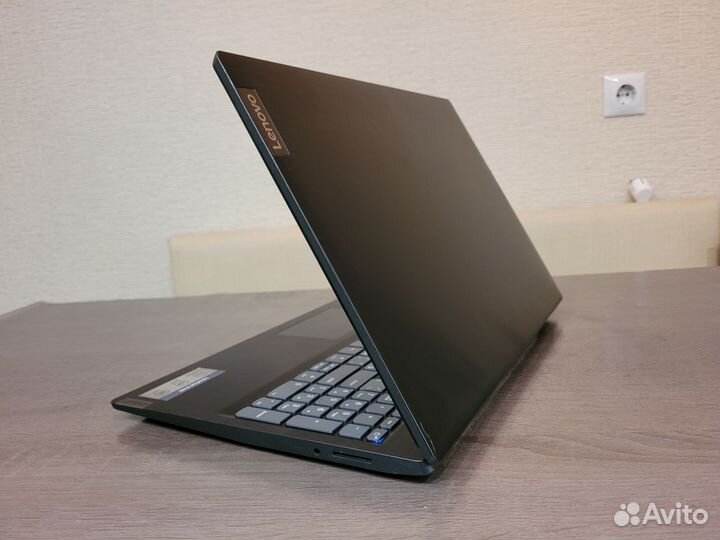 Ноутбук lenovo