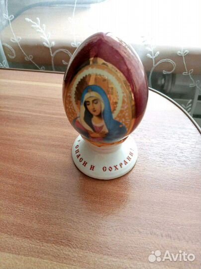 Фарфоровая статуэтка