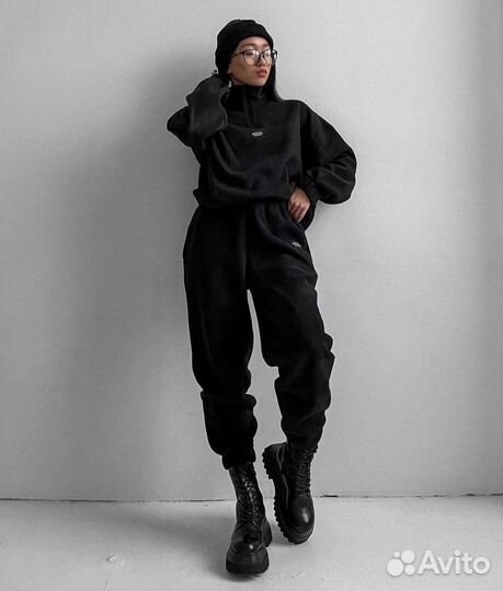 Спортивный костюм женский