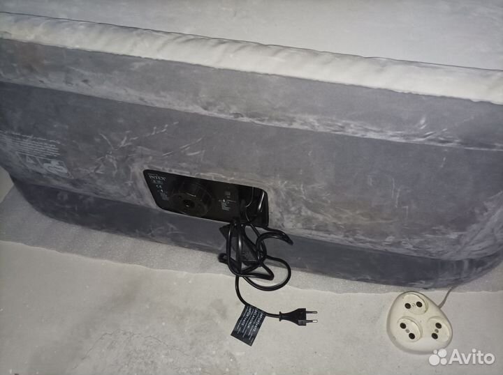 Надувная кровать матрас с насосом