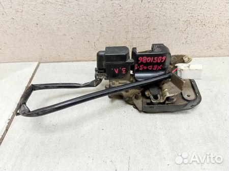 Замок двери задней левой