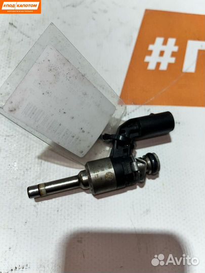 Форсунка топливная Volkswagen Golf 6 2011