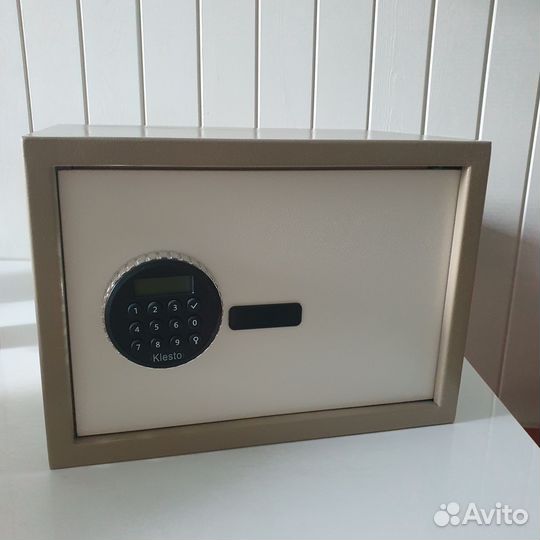 Сейф металлический Klesto