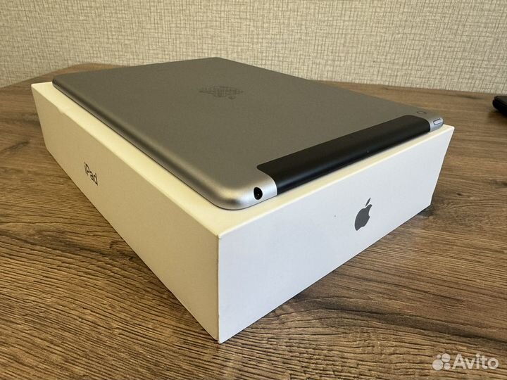 iPad (5-го поколения) 2017 32GB Space Gray