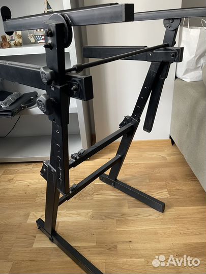 Стойка для синтезатора