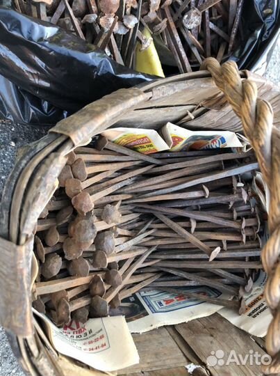 Гвозди кованые. Старинные