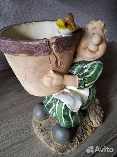 Фигурка декоративная с кашпо