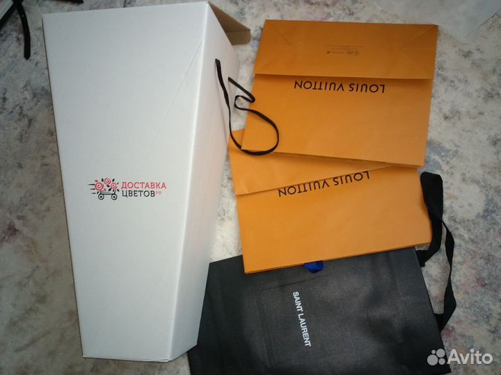 Коробки новые, пакеты Цум, Луи Виттон. Канистры