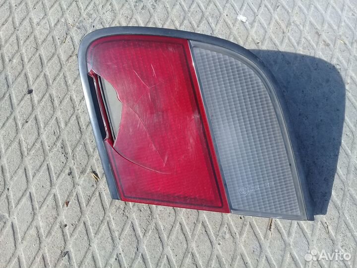 Фальш панель багажника фонари