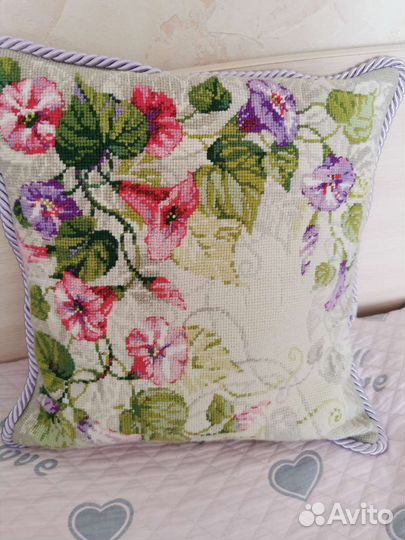 Подушка вышитая