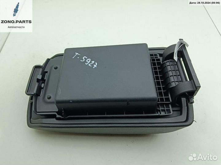 Подлокотник BP4K-64-450A-02 на Mazda 3 (2003-2008) BK