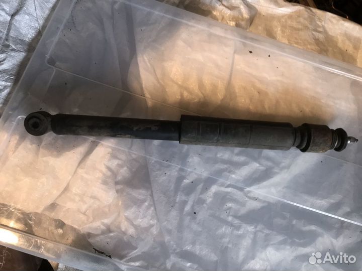 Ниссан Тиида задние амортизаторы