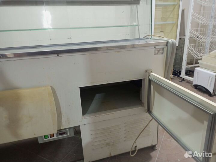 Холодильная витрина бу