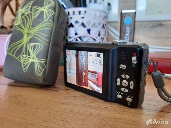 Компактный фотоаппарат Lumix. Торг
