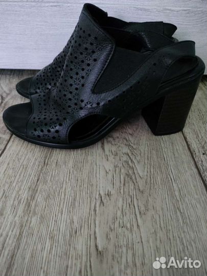 Босоножки натуральная кожа 36размер