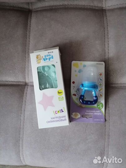 Силиконовый нагрудник и ниблер