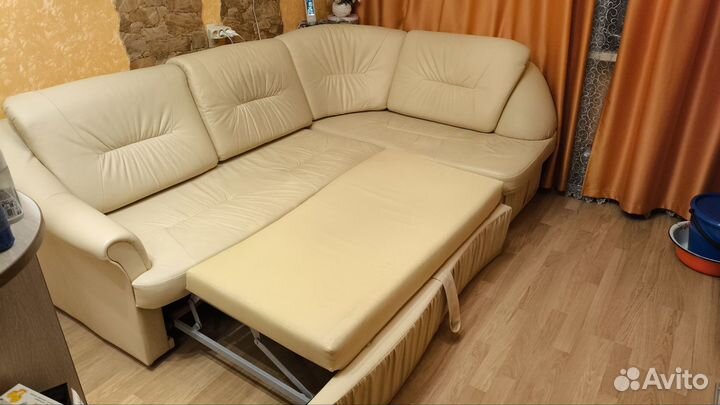 Диван угловой (б/у), отличный внешний вид